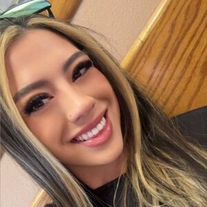 Meet your Posher, Santianna